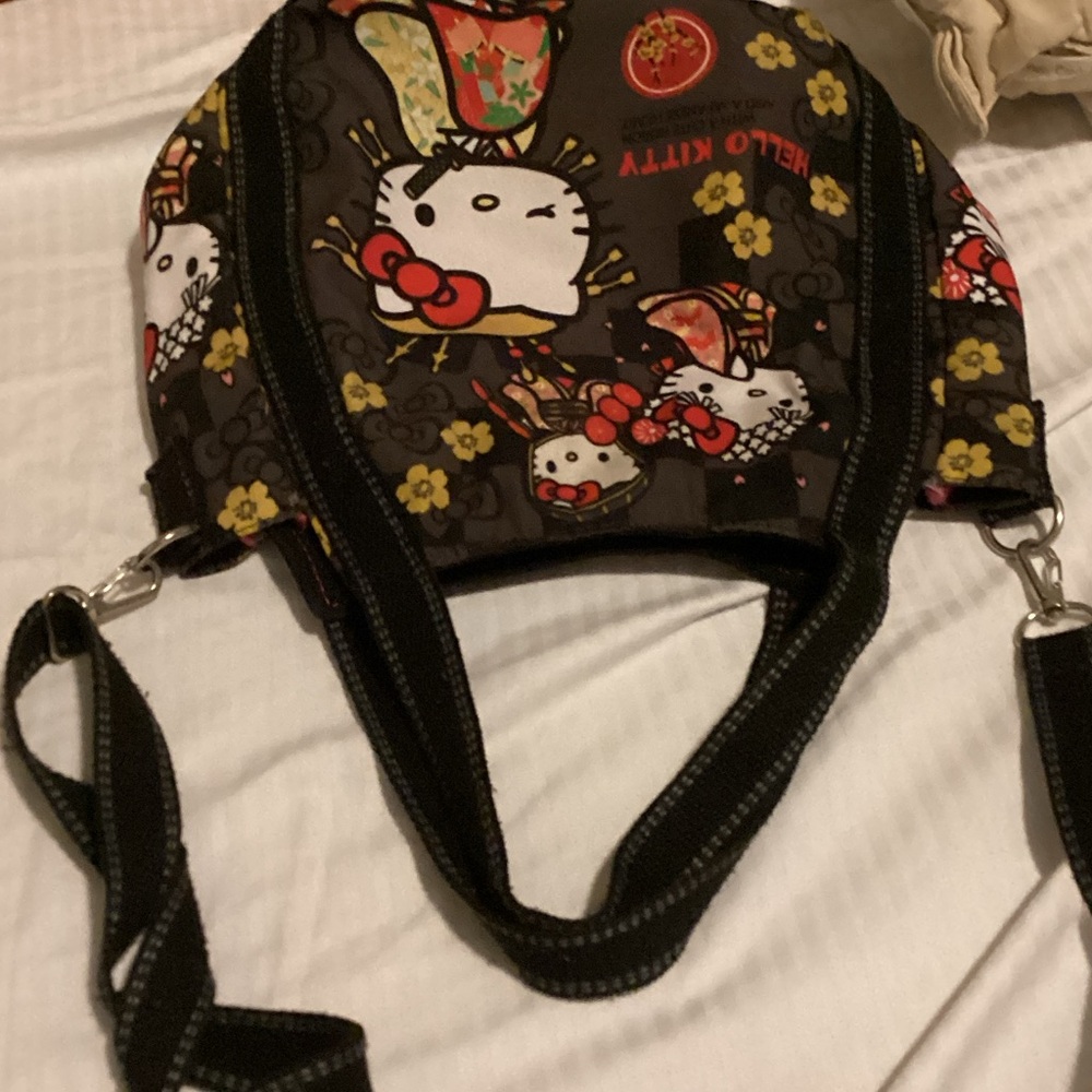 Hello Kitty Floral Black Handbag - Picture 11 of 12